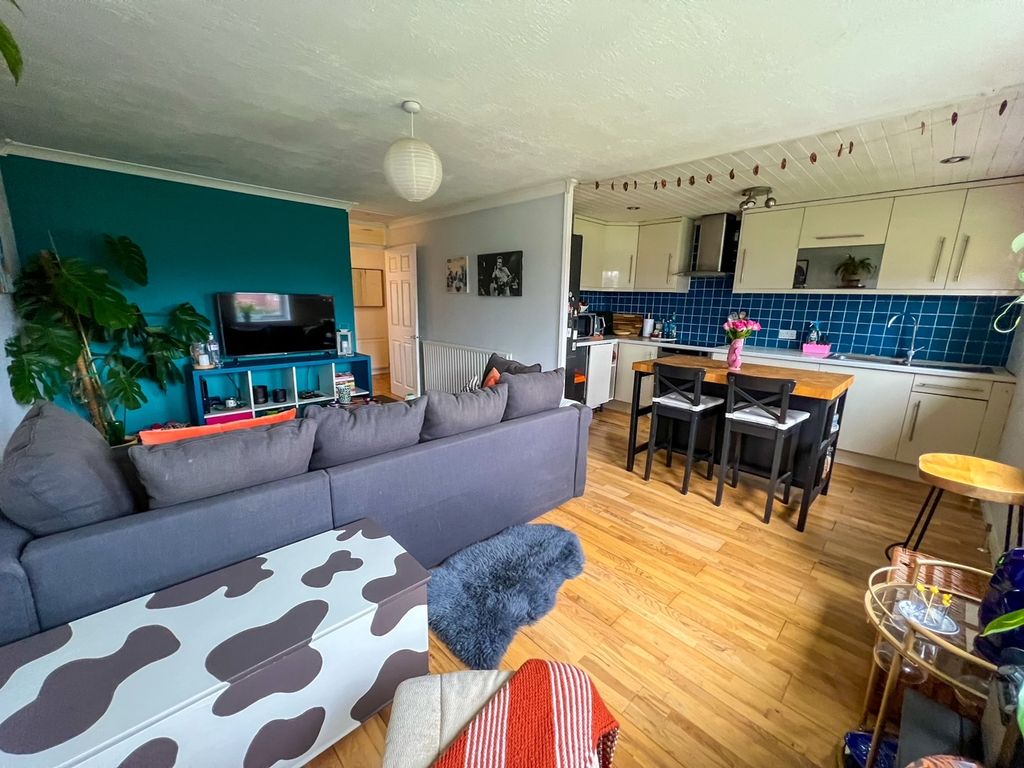 Property photo 3 of 25