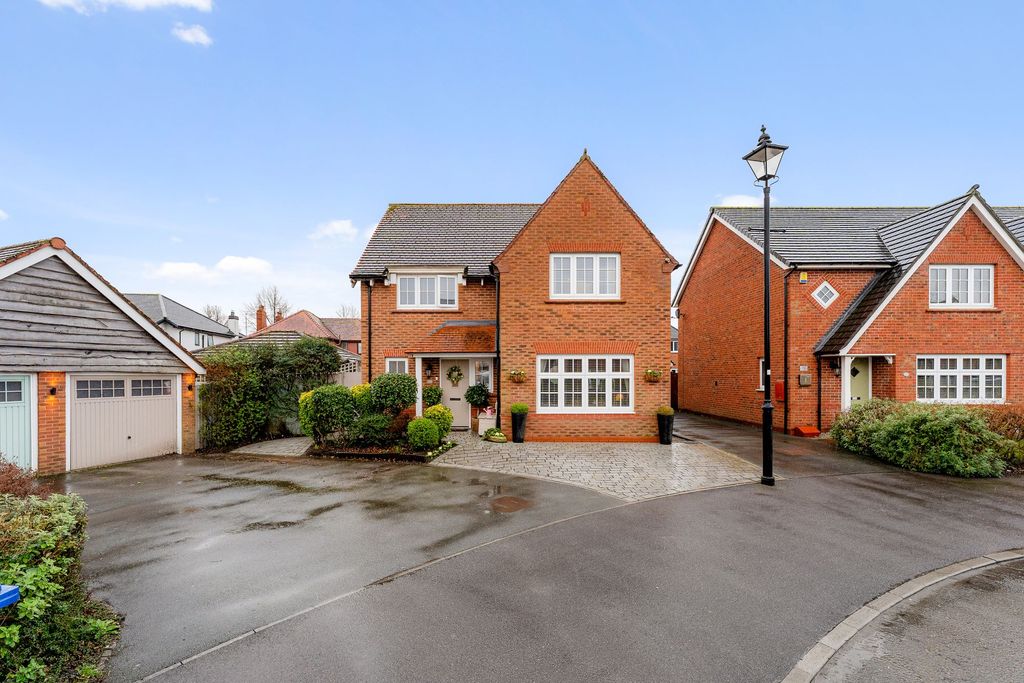 Property photo 1 of 44