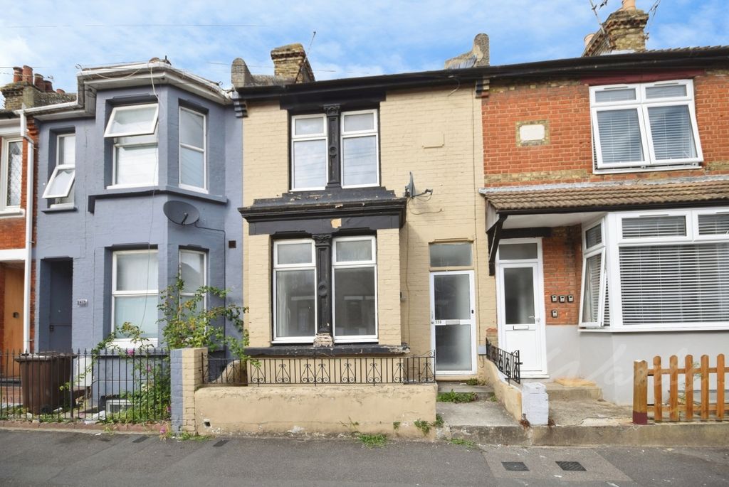 Property photo 1 of 9 Balmormal Front
