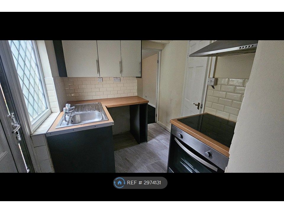 Property photo 2 of 4 Kitchen