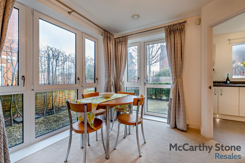Property photo 2 of 30 8634982-Interior04-800.Jpg