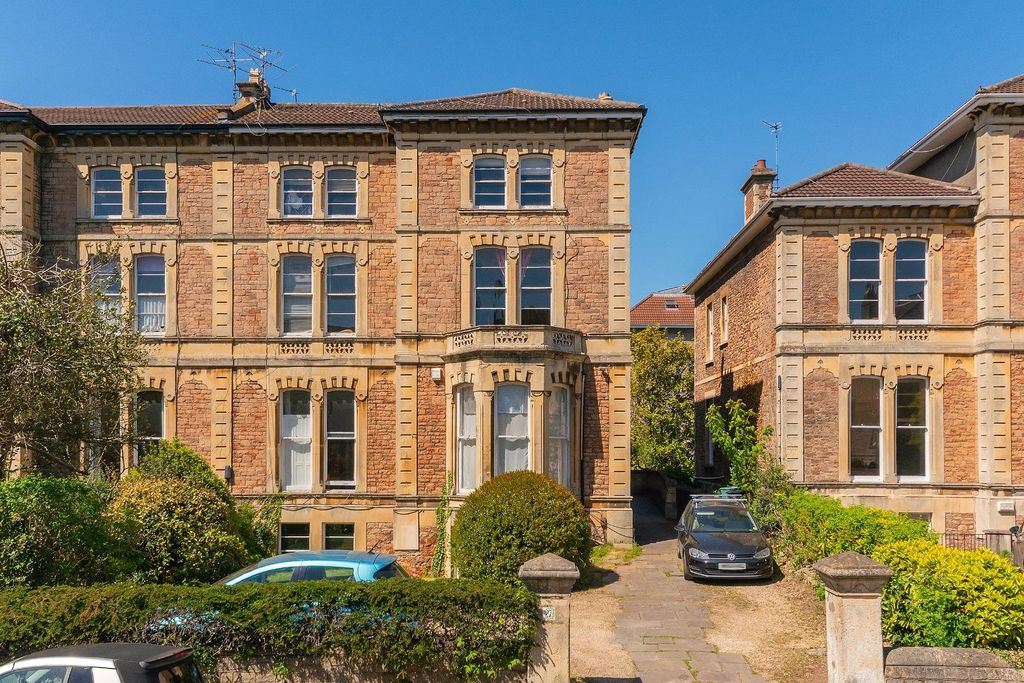 Property photo 2 of 28 B2F7Arcn - External B.Jpg