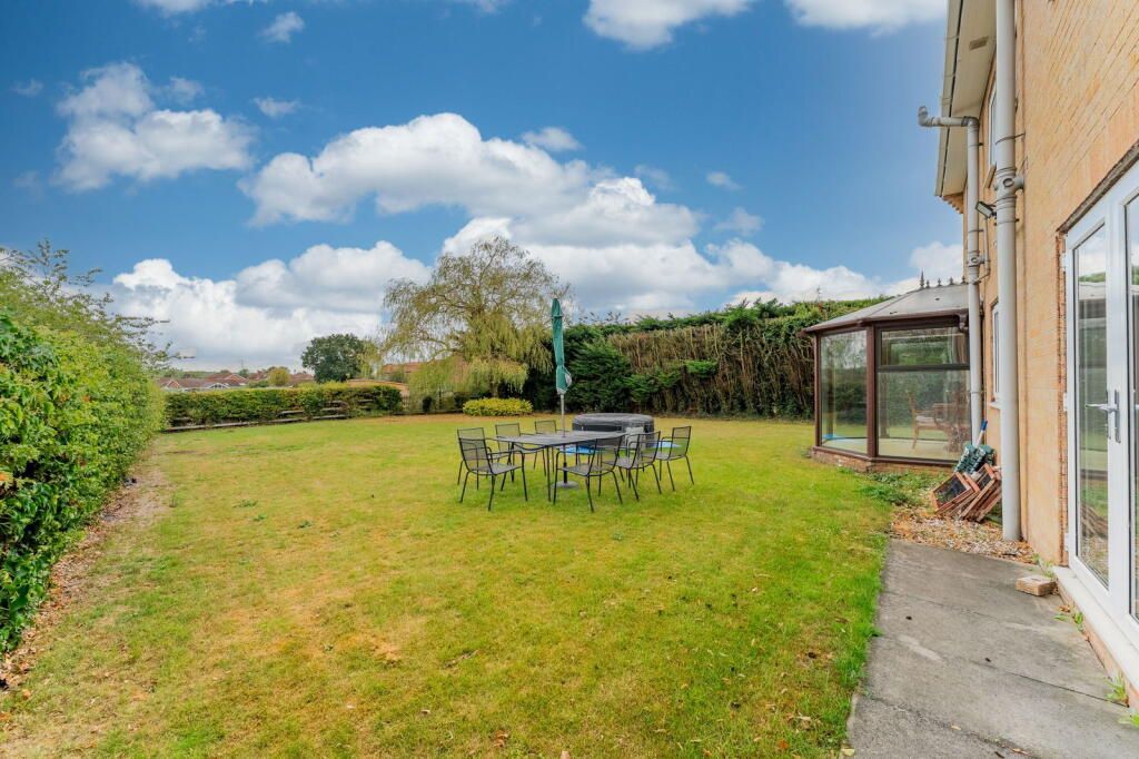 Property photo 2 of 35