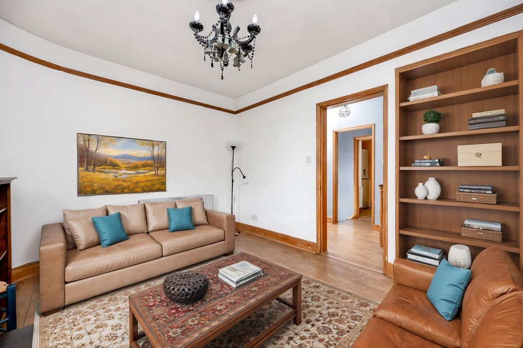 Property photo 2 of 13 4670401