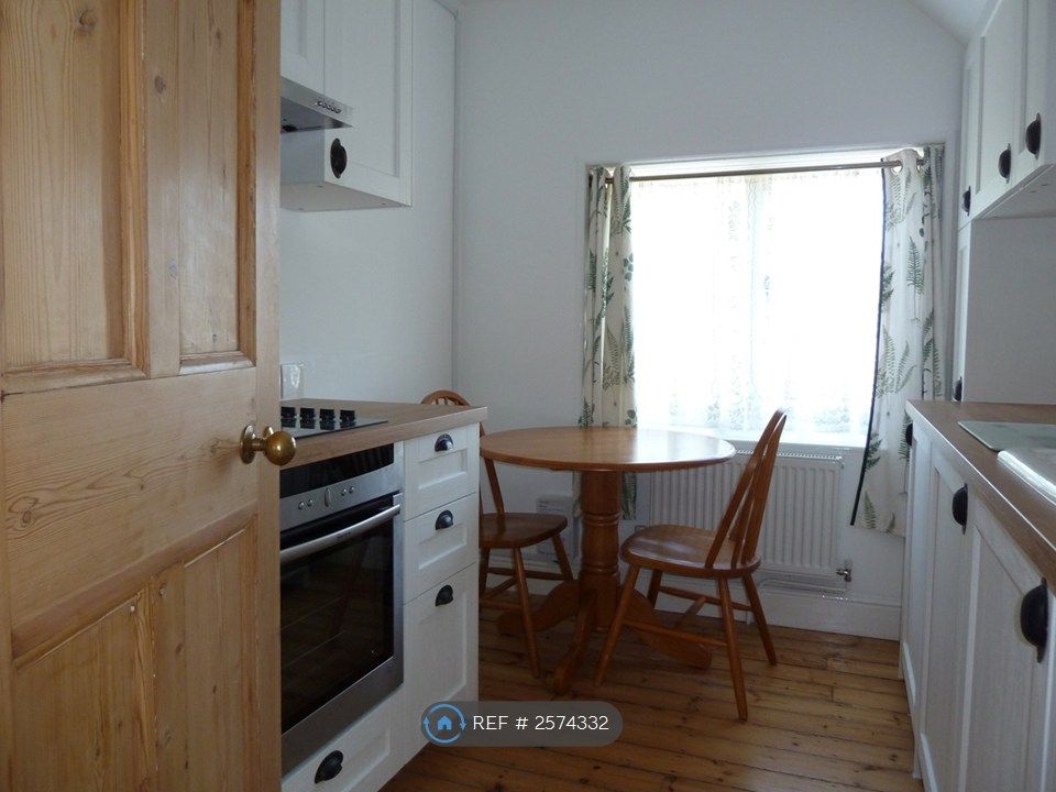 Property photo 2 of 7 Kitchen / Dining Room