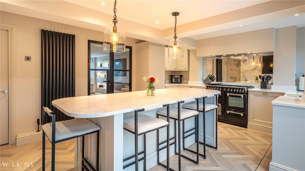 Property photo 3 of 31 Picture No. 14