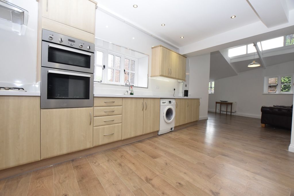 Property photo 2 of 9 1208893