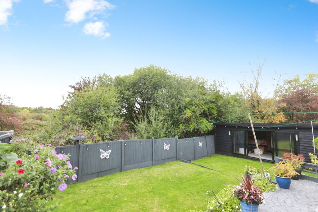 Property photo 3 of 17 Photo