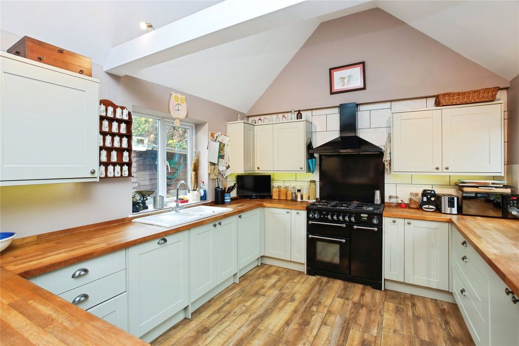 Property photo 2 of 16 Picture No. 04