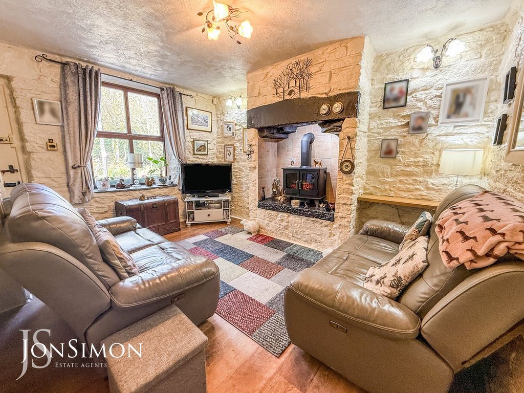Property photo 2 of 27