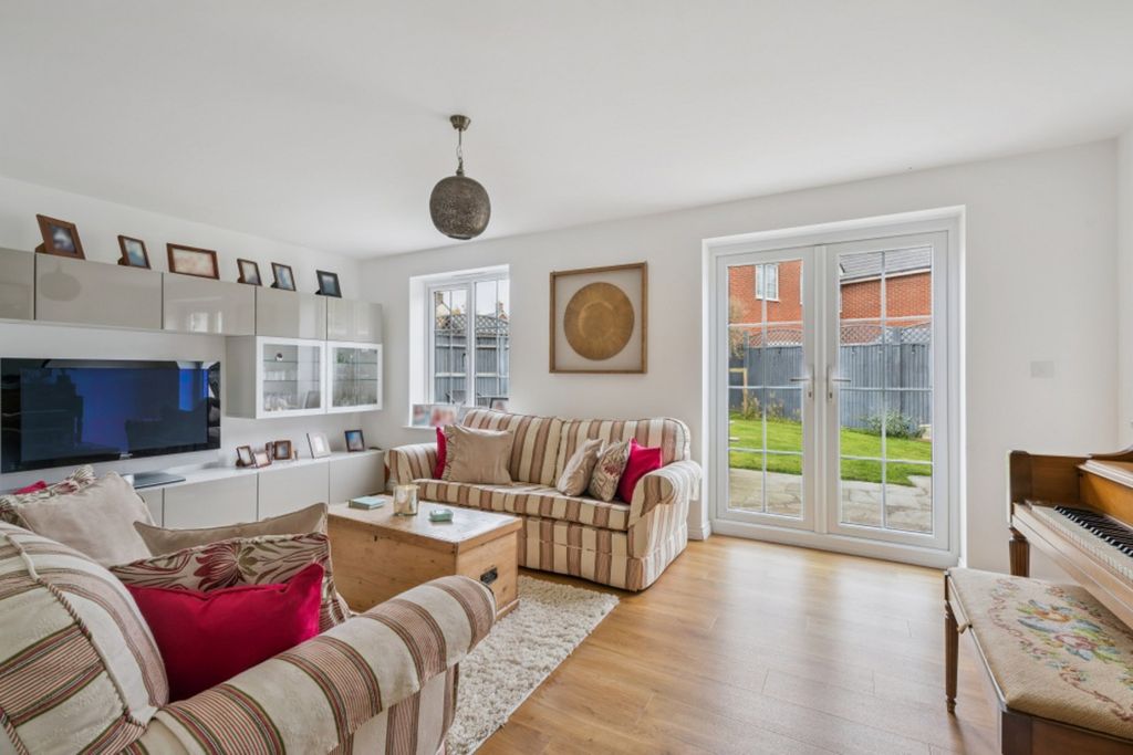 Property photo 3 of 28