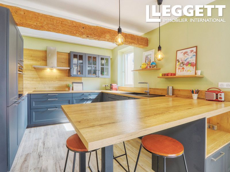 Property photo 2 of 10