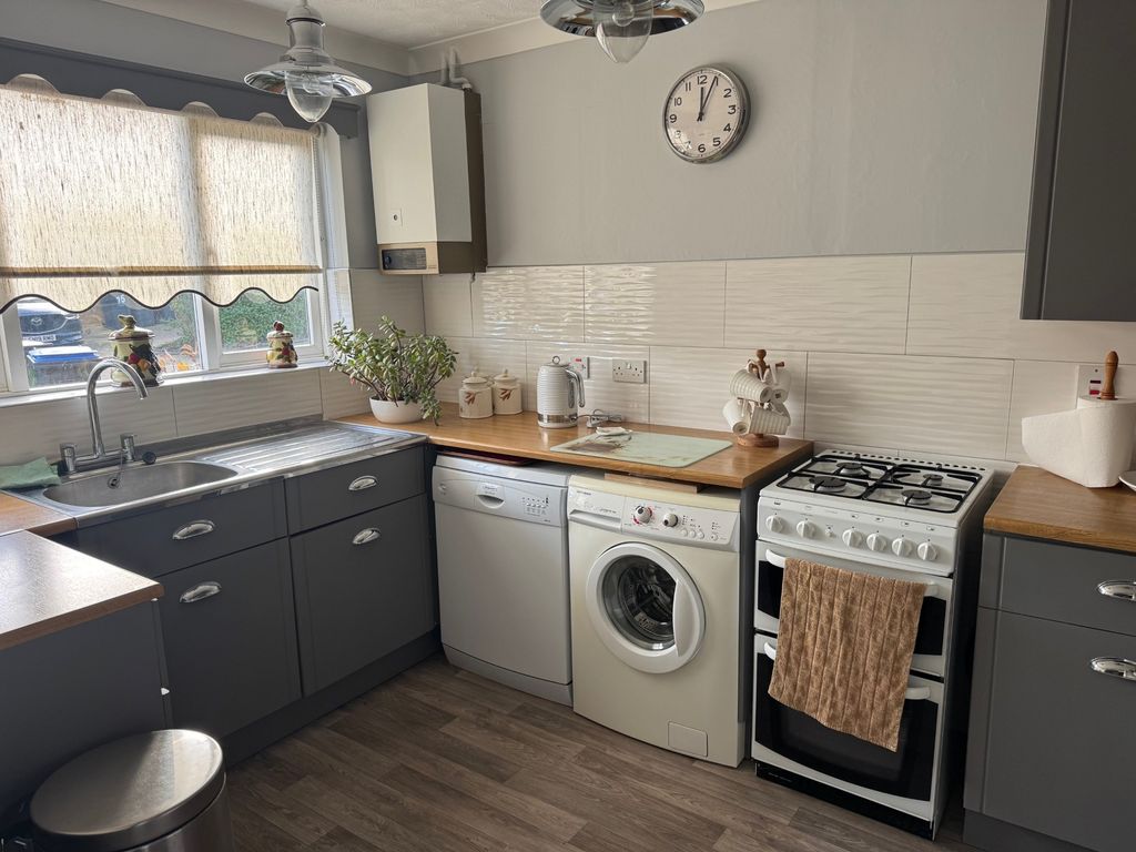 Property photo 3 of 5