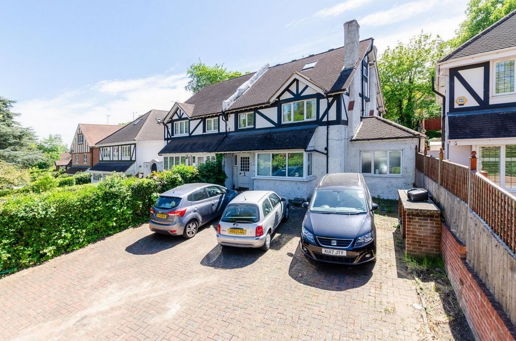 Property photo 1 of 7 Photo 7