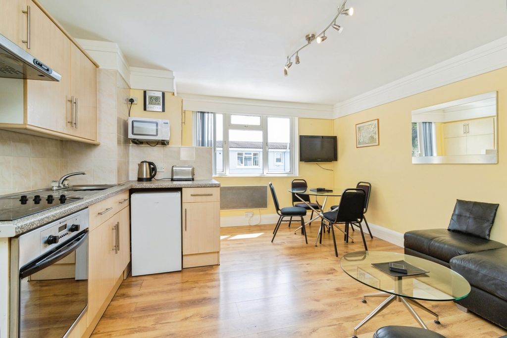 Property photo 3 of 15 Pbox-Img.Jpg