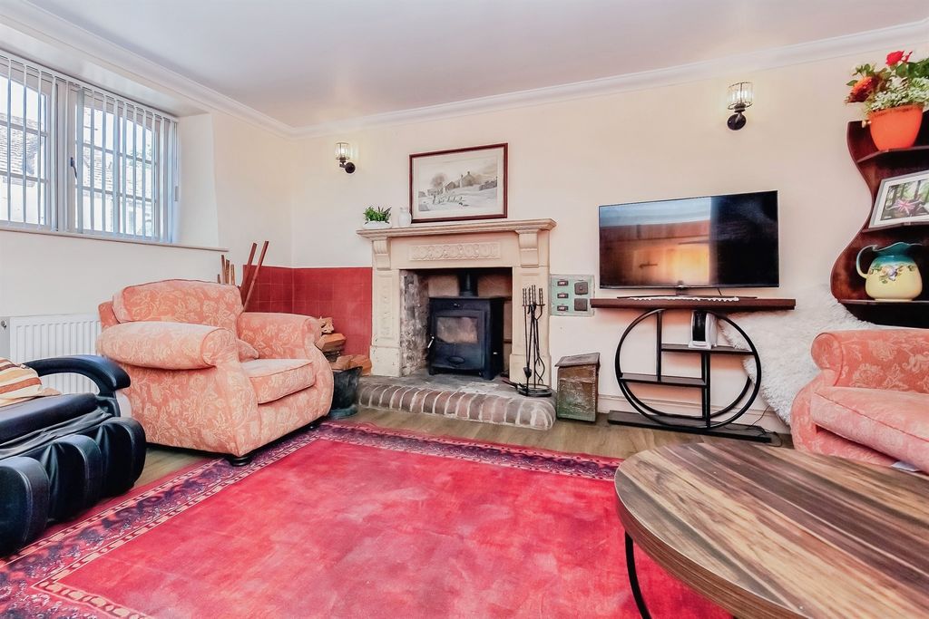 Property photo 2 of 18