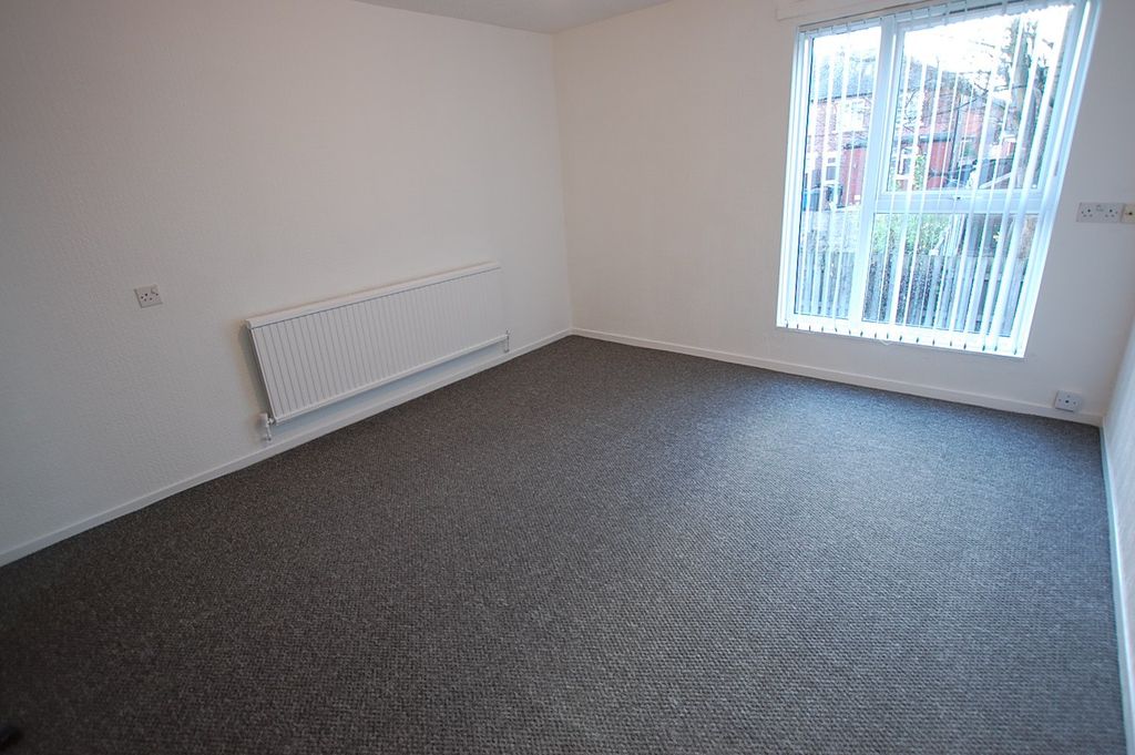 Property photo 3 of 17 Picture No. 12