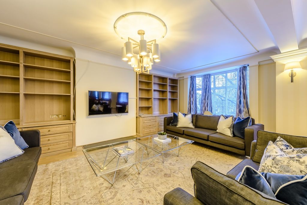 Property photo 2 of 16 8451956-Interior05
