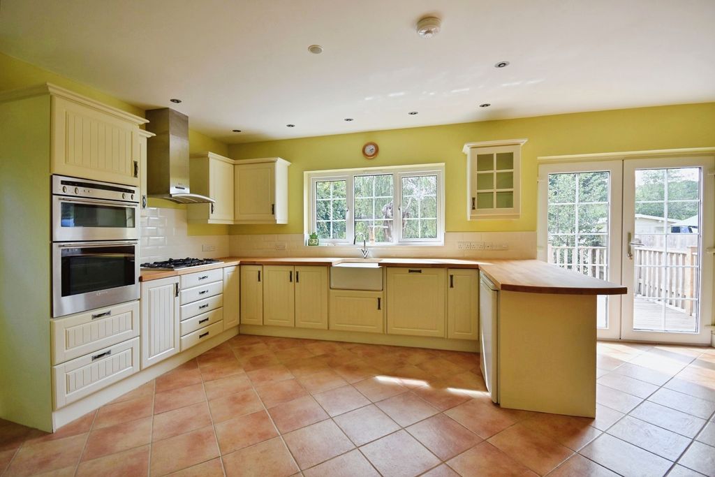 Property photo 2 of 25 Pbox-Img.Jpg