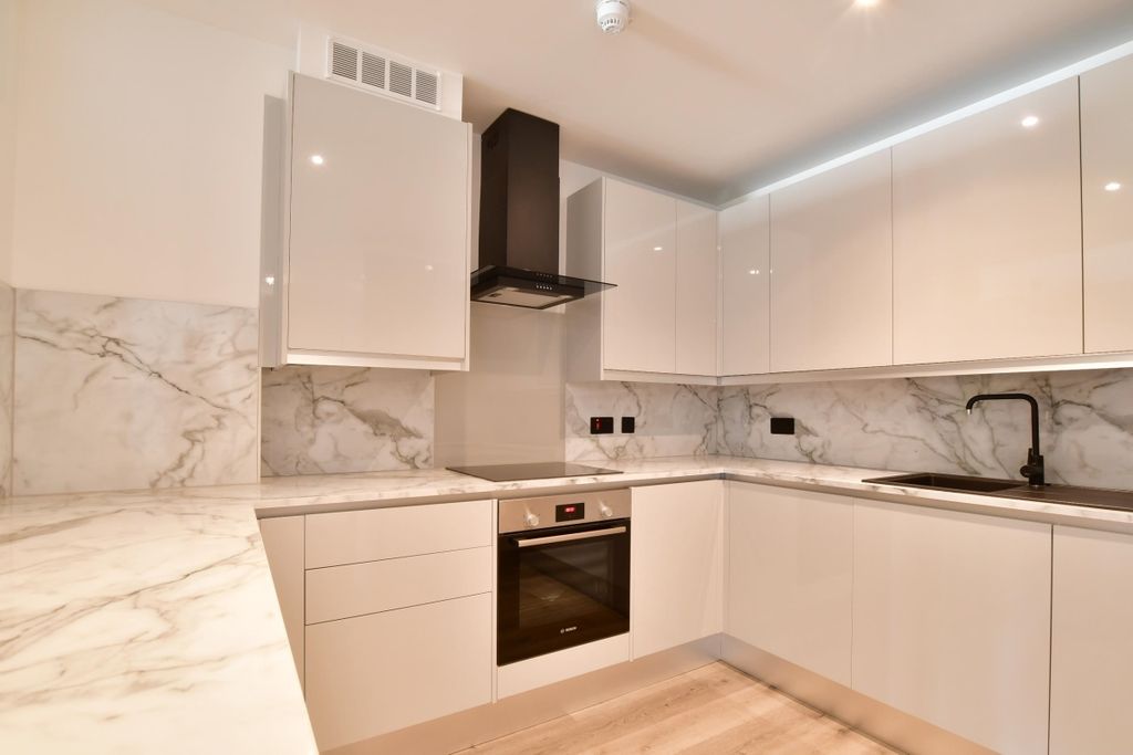 Property photo 2 of 9 901G031H - Kitche...