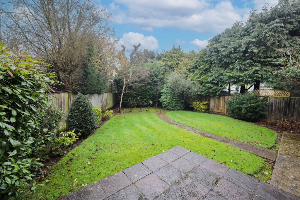Property photo 2 of 12 4119673