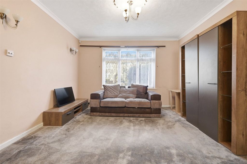 Additional image 6 of 2 bed detached house to rentJoan Road, Dagenham RM8