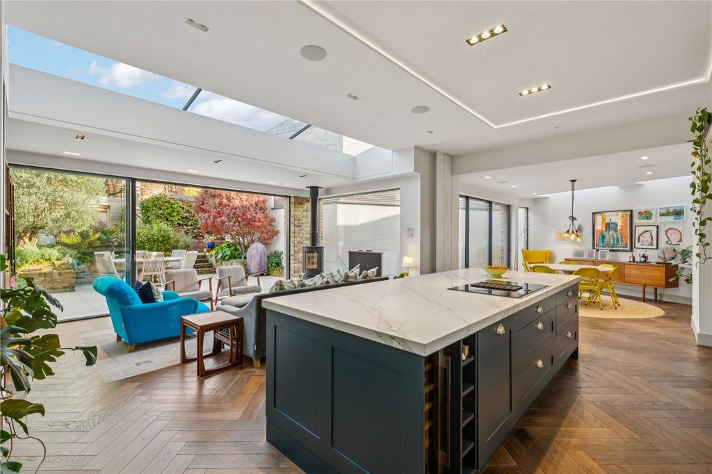 Property photo 1 of 22 Picture No. 16