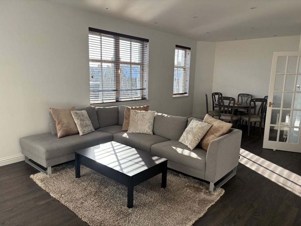 Property photo 2 of 10 Photo 2