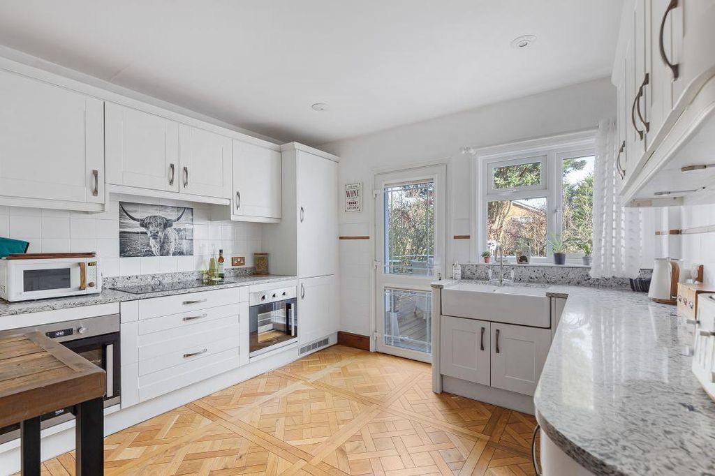 Property photo 2 of 31 10_71771.Jpg