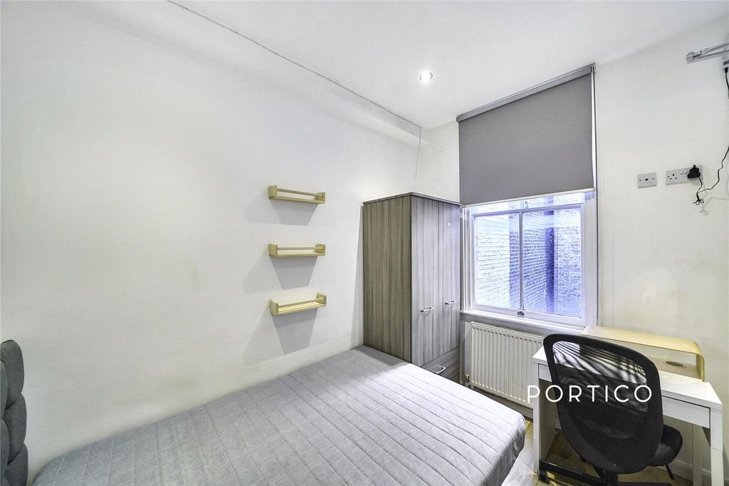 Property photo 3 of 10 Bedroom