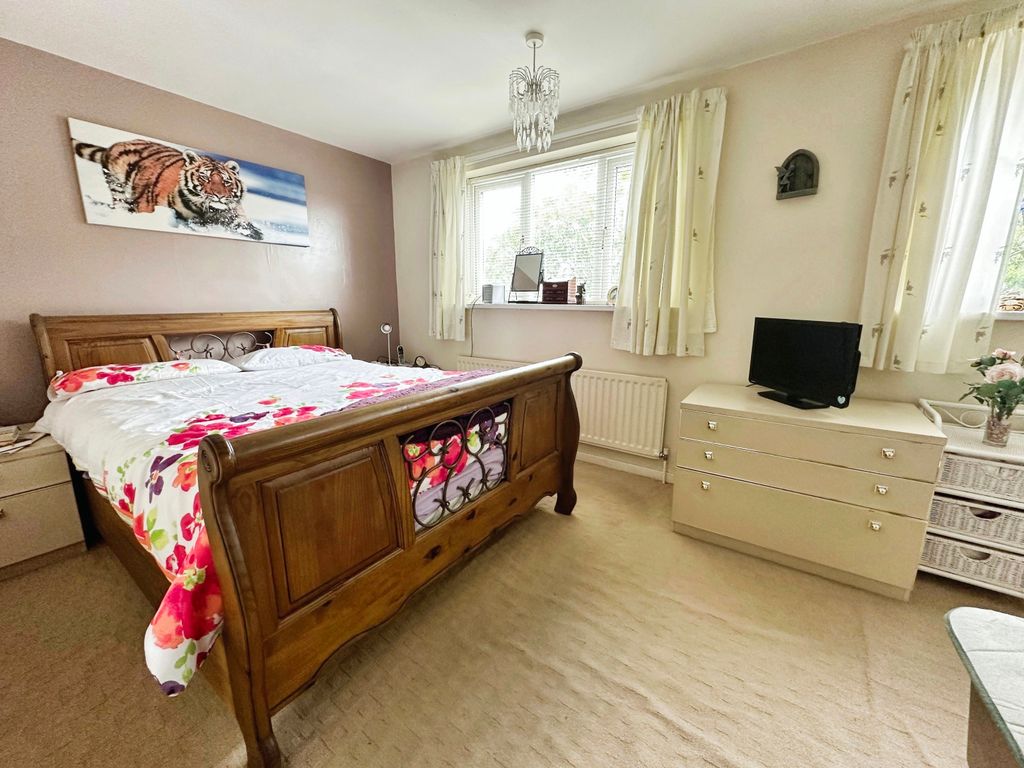Property photo 3 of 11 Bedroom One