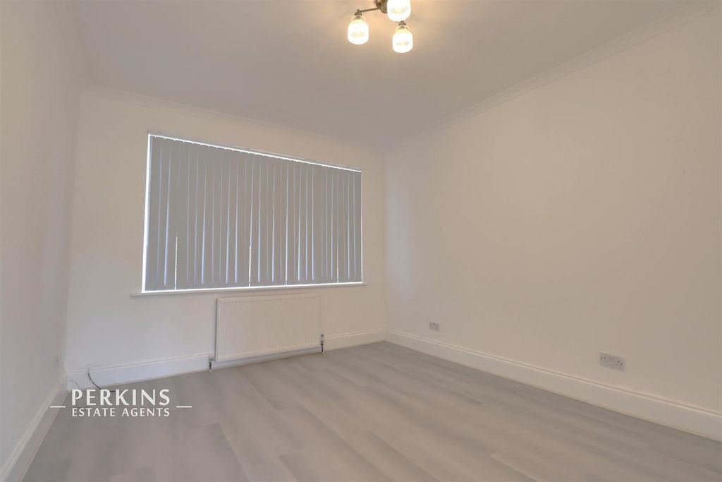 Property photo 2 of 6 Bed 1.Jpg