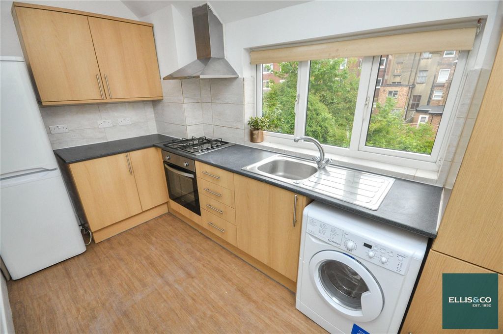 Property photo 2 of 10 Picture No. 08