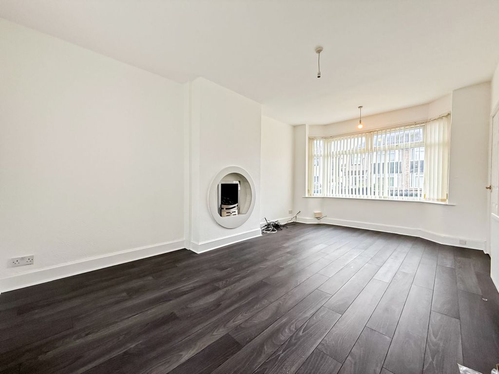 Property photo 3 of 11 Photo 12