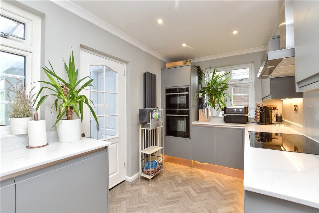 Property photo 2 of 13 Kitchen