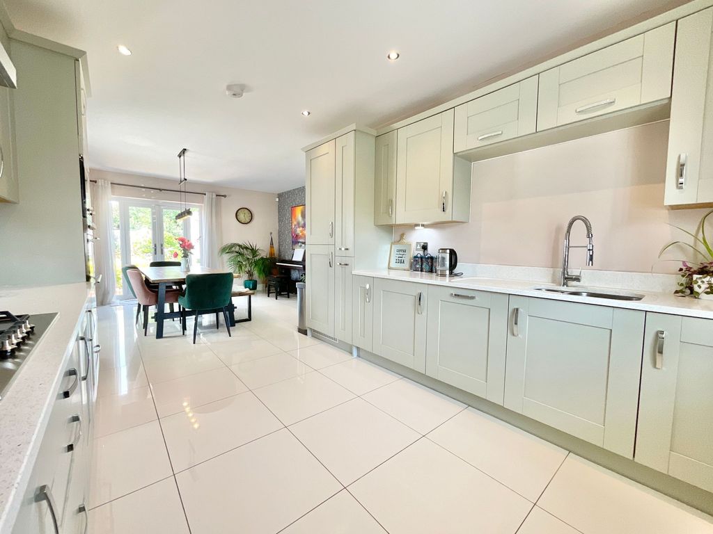 Property photo 3 of 36