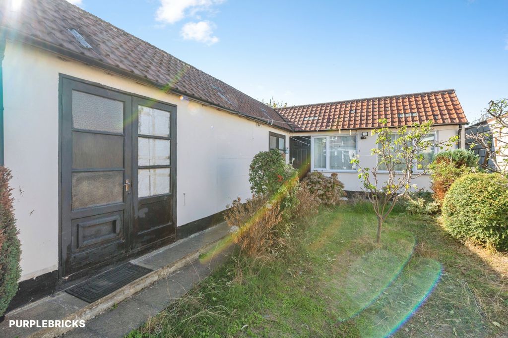 Property photo 3 of 25