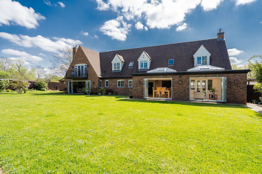 Property photo 2 of 43