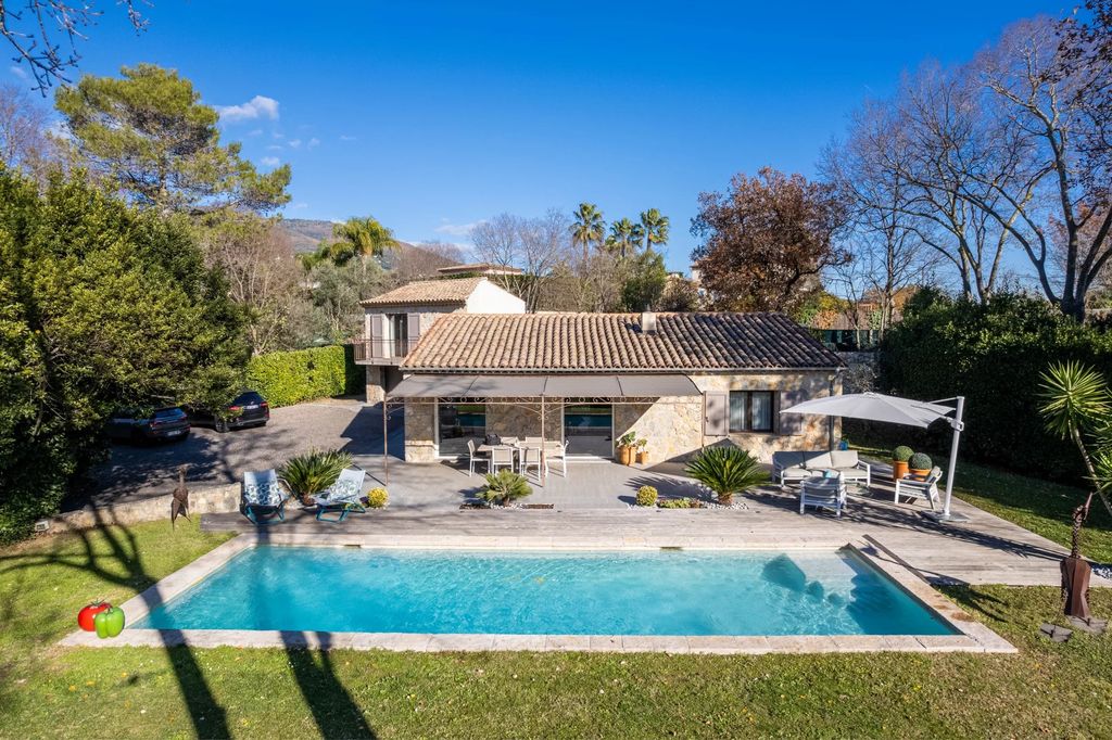 Property photo 1 of 34