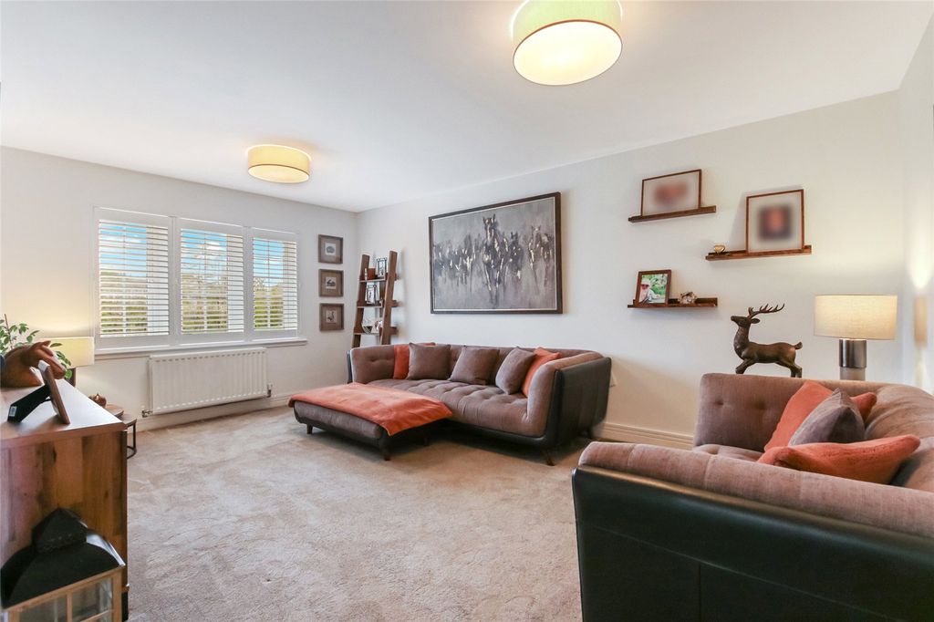 Property photo 3 of 28 Picture No. 32