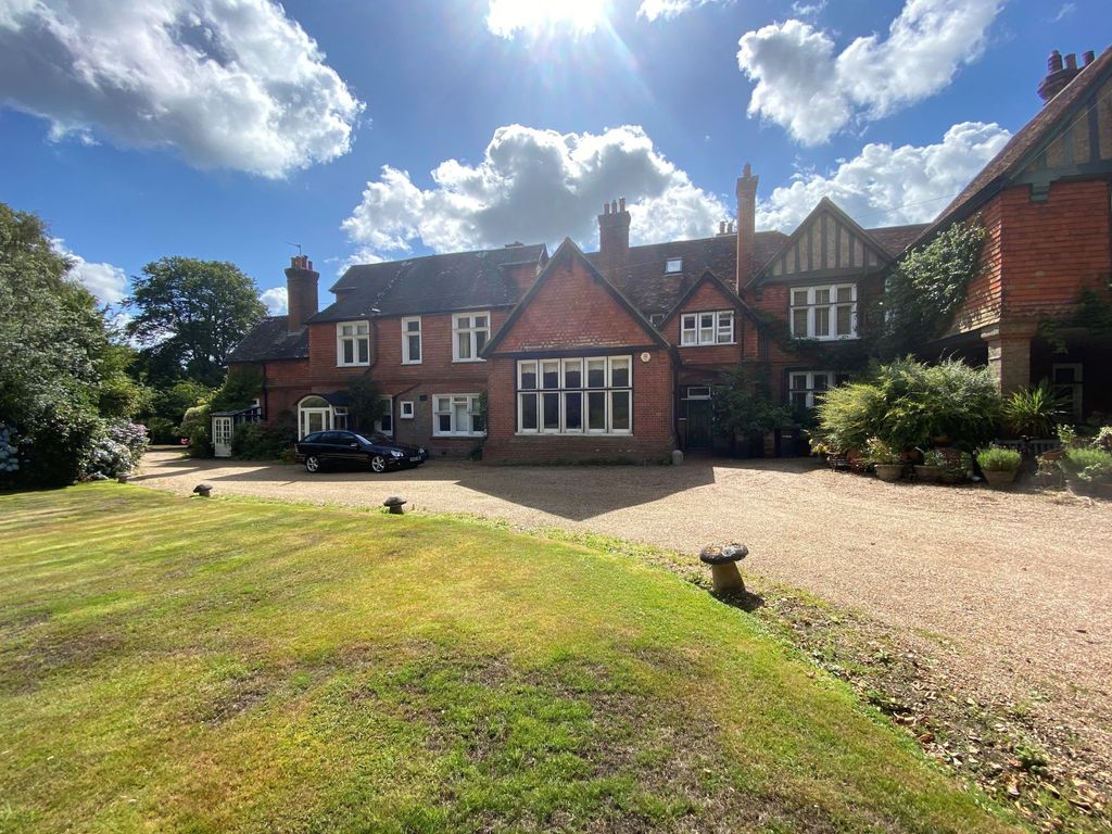 Property photo 1 of 25