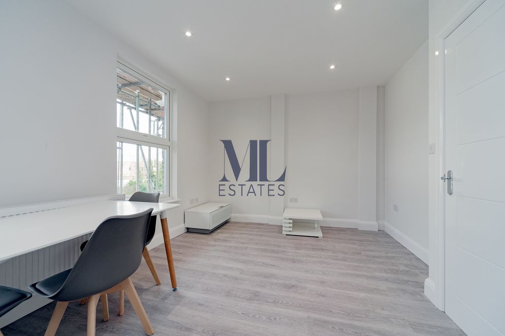 Property photo 2 of 8 Photo 14