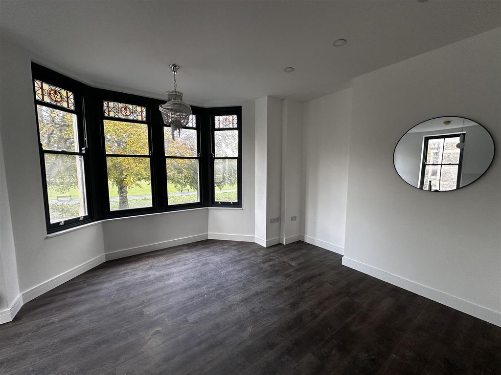 Property photo 1 of 5 Kitchen/Lounge