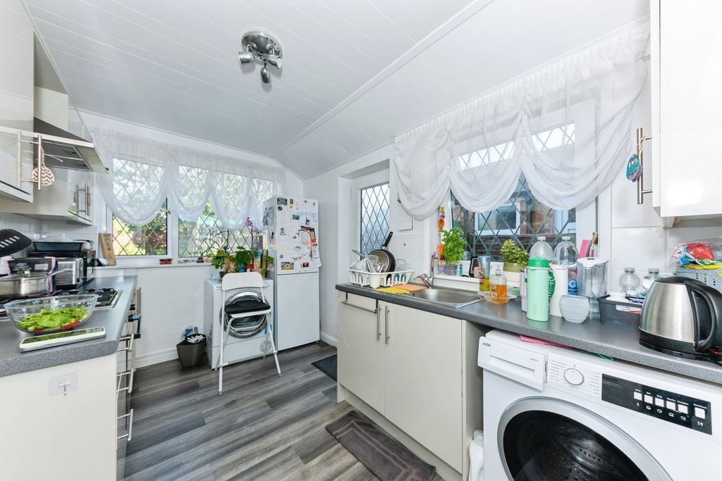 Property photo 2 of 14 Kitchen