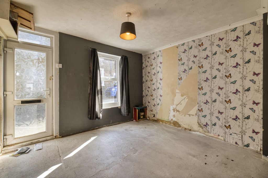 Property photo 3 of 10 Picture 3