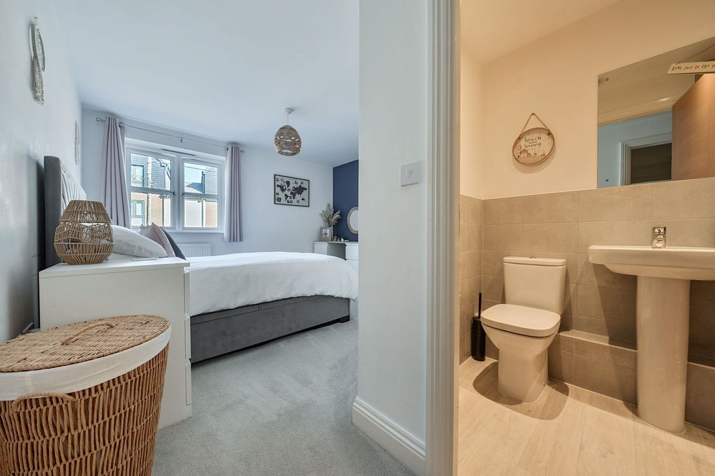 Additional image 13 of 2 bed flat for saleCarter Court, Hook RG27