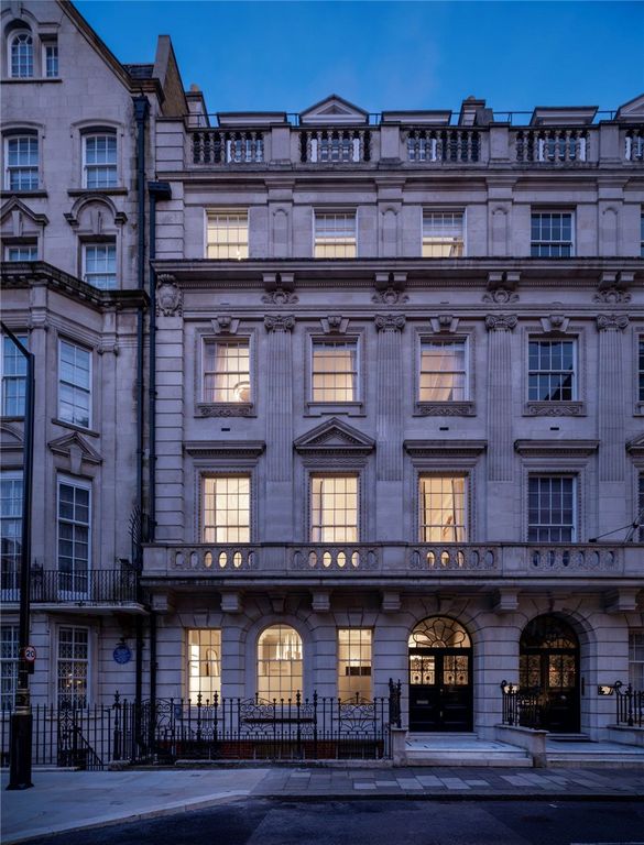 Property photo 2 of 27 Picture No. 32