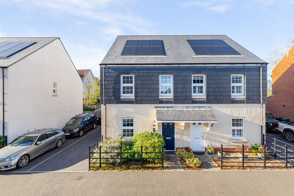 Property photo 1 of 12 A01 - 7 Strawberry Lane, Exeter - 251119