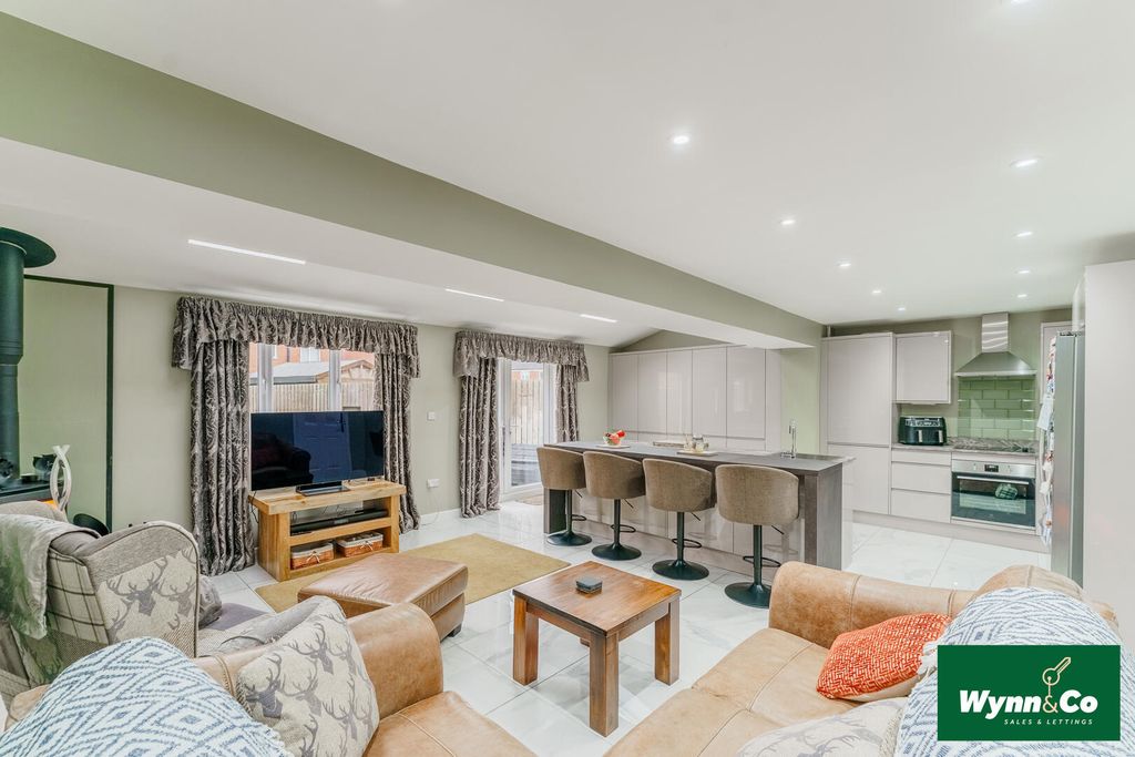 Property photo 1 of 28 Family Kitchen / Breakfast Room