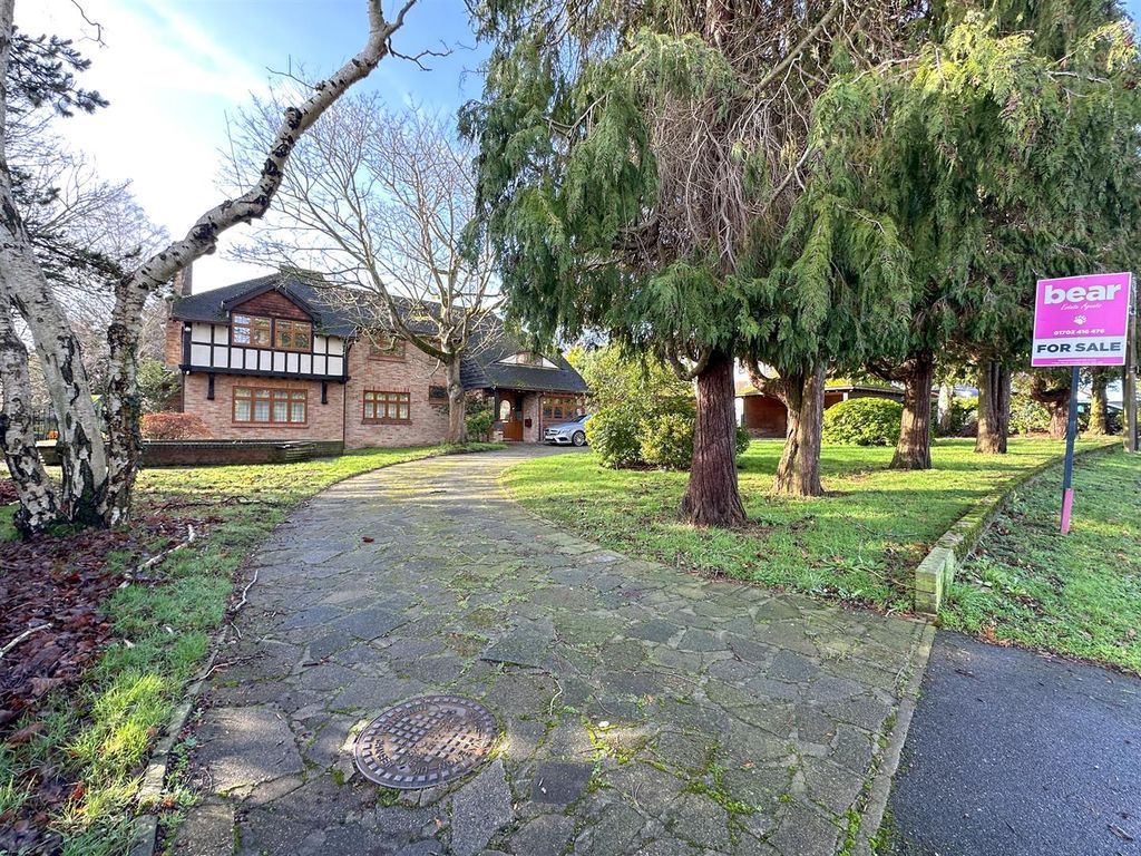 Property photo 2 of 45